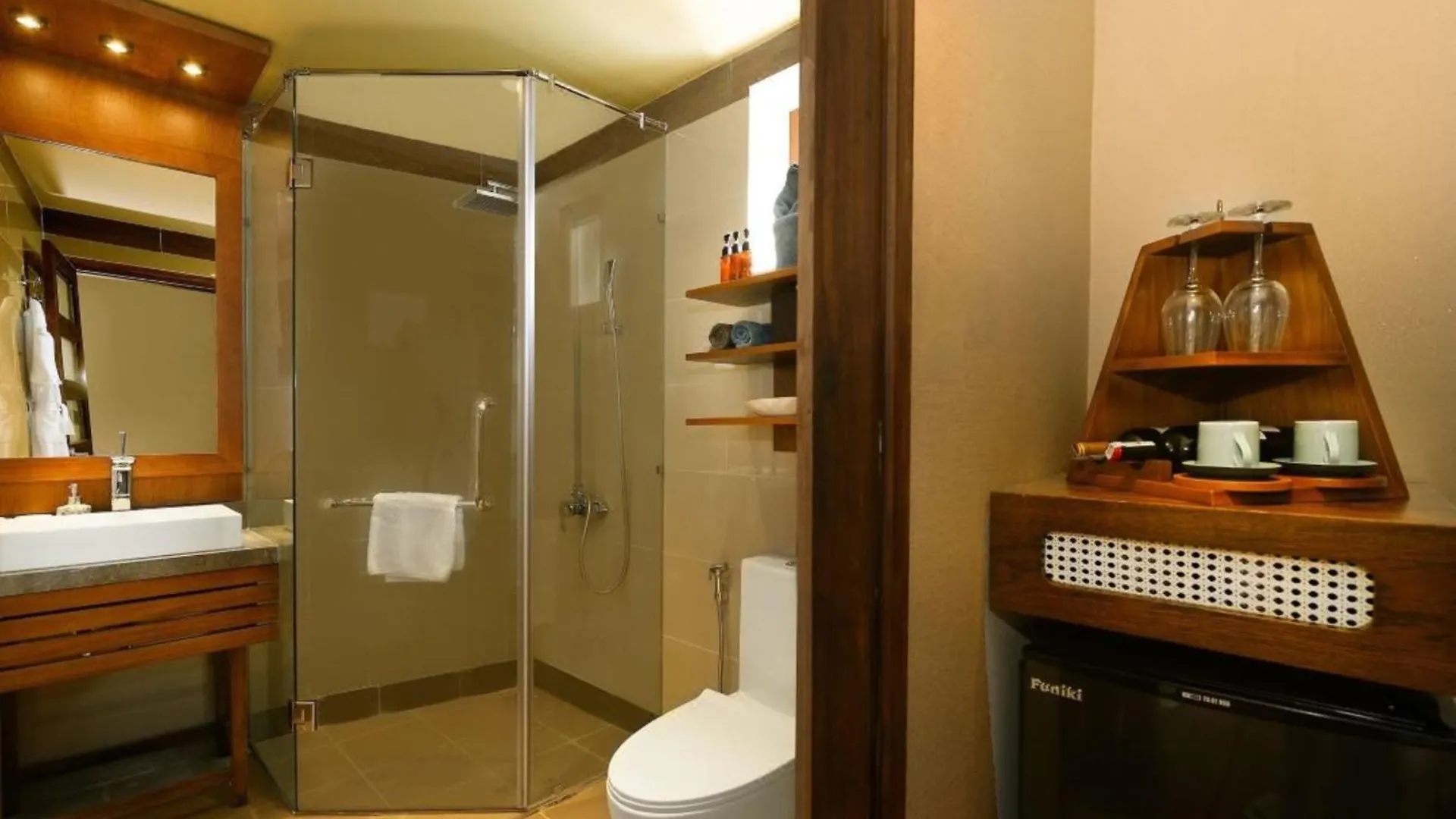 Ha Hotel Apartments Ocean Front Hoi An